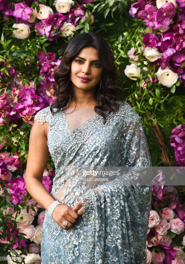 Dàn sao siêu khủng dự hôn lễ quý tử tỷ phú giàu nhất Ấn Độ: Hoa hậu thế giới, Cựu thủ tướng Anh, CEO Google góp mặt - Ảnh 9. Dàn sao siêu khủng dự hôn lễ quý tử tỷ phú giàu nhất Ấn Độ: Hoa hậu thế giới, Cựu thủ tướng Anh, CEO Google góp mặt - Ảnh 9.