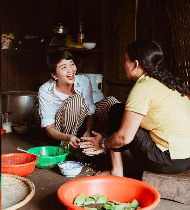 Bất ngờ cuộc sống đời thường của Hoa hậu H"Hen Niê ở quê nhà ảnh 4 screenshot20190316at34050pm-200323549