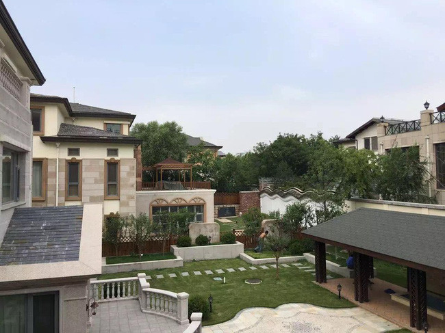 Đẳng cấp hào môn nhà Phùng Thiệu Phong: Triệu Lệ Dĩnh vừa sinh con trai đã sắm ngay biệt thự gần 400 tỉ để chào mừng - Ảnh 4. Đẳng cấp hào môn nhà Phùng Thiệu Phong: Triệu Lệ Dĩnh vừa sinh con trai đã sắm ngay biệt thự gần 400 tỉ để chào mừng - Ảnh 4.