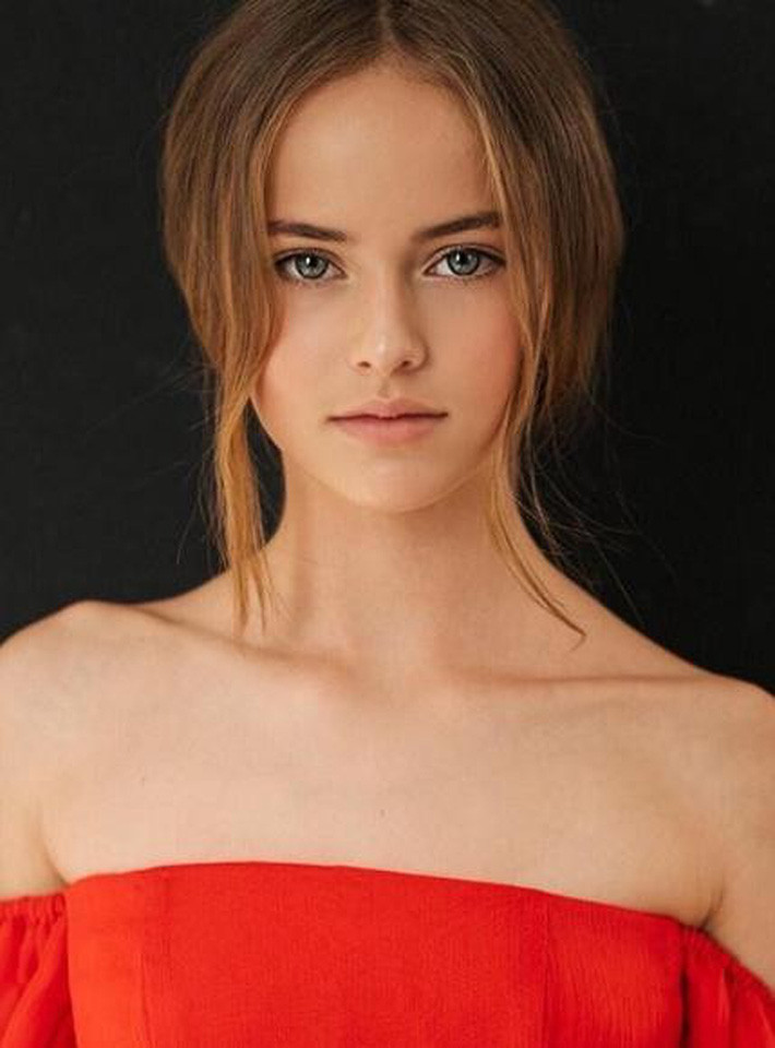 Ngỡ ngàng trước nhan sắc hiện tại của bé gái đẹp nhất thế giới - Ảnh 4. Ngỡ ngàng trước nhan sắc hiện tại của bé gái đẹp nhất thế giới - Ảnh 4.