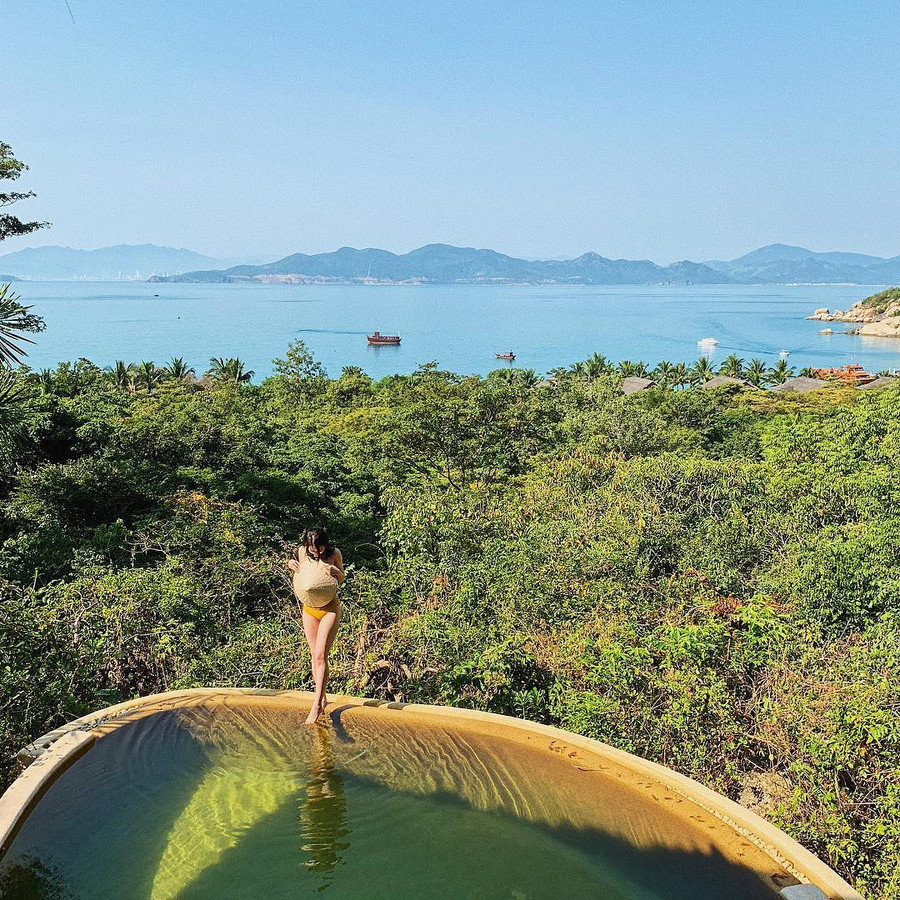 Cứ tưởng là nước ngoài nhưng hoá ra thiên đường trong vắt mà Tóc Tiên vừa check-in lại ở Việt Nam - Ảnh 8. Cứ tưởng là nước ngoài nhưng hoá ra thiên đường trong vắt mà Tóc Tiên vừa check-in lại ở Việt Nam - Ảnh 8.