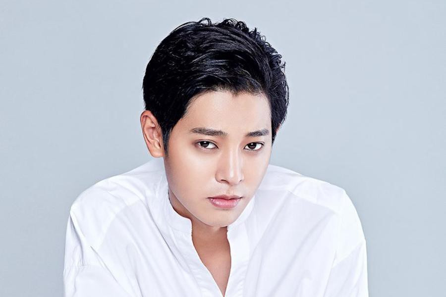 Nín thở trước danh tính 2 sao nữ tiếp theo bị nghi liên quan đến chatroom tình dục của Seungri và Jung Joon Young - Ảnh 1. Nín thở trước danh tính 2 sao nữ tiếp theo bị nghi liên quan đến chatroom tình dục của Seungri và Jung Joon Young - Ảnh 1.