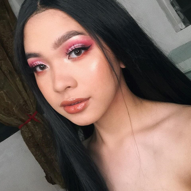 Ghen tỵ nhan sắc của chàng trai Philippines sau khi trang điểm ảnh 2 Chang trai Philippines trang diem dep toi muc hoi chi em phai ghen ty hinh anh 3