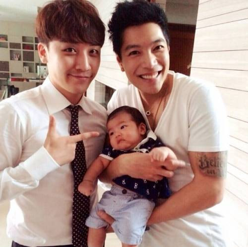 Choáng ngợp với những mối quan hệ quyền lực trải khắp Châu Á của Big Bang Seungri, có cả thiếu gia Việt Nam ảnh 3 Big Bang Seungri gây choáng ngợp với những mối quan hệ quyền lực trải khắp Châu Á, không chừa cả thiếu gia Việt Nam-3