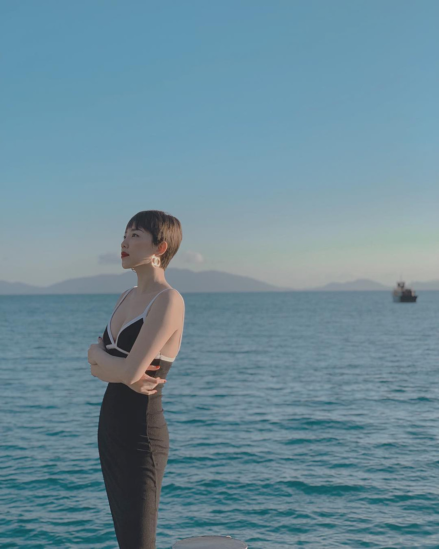 Cứ tưởng là nước ngoài nhưng hoá ra thiên đường trong vắt mà Tóc Tiên vừa check-in lại ở Việt Nam - Ảnh 1. Cứ tưởng là nước ngoài nhưng hoá ra thiên đường trong vắt mà Tóc Tiên vừa check-in lại ở Việt Nam - Ảnh 1.