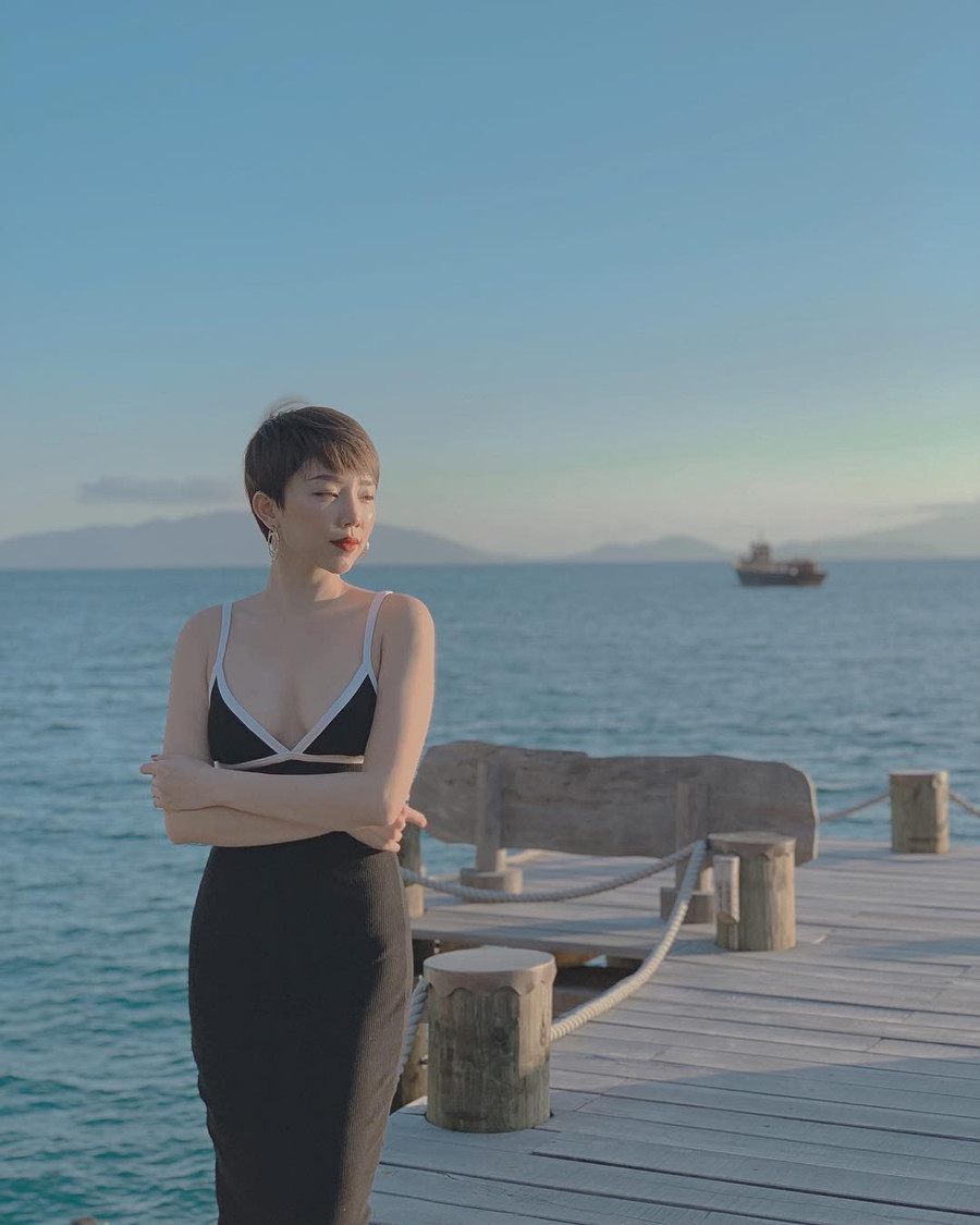 Cứ tưởng là nước ngoài nhưng hoá ra thiên đường trong vắt mà Tóc Tiên vừa check-in lại ở Việt Nam - Ảnh 4. Cứ tưởng là nước ngoài nhưng hoá ra thiên đường trong vắt mà Tóc Tiên vừa check-in lại ở Việt Nam - Ảnh 4.