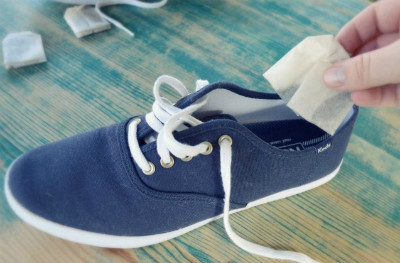 Cách đơn giản khử mùi hôi chân khi đi giày ảnh 5 cach-don-gian-khu-mui-hoi-chan-khi-di-giay-4