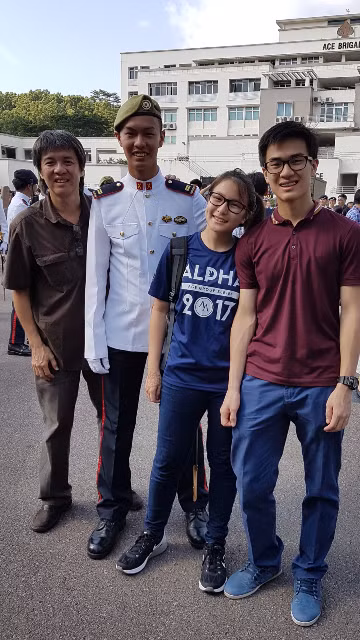 Stefan Phang và 3 người con của mình