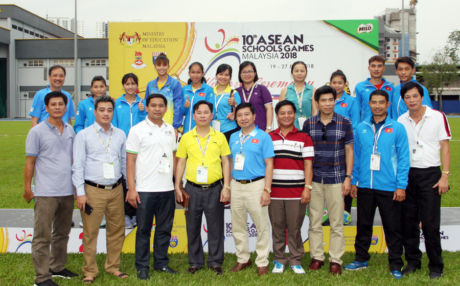 Trong ngày thi đấu đầu tiên các vận động viên Việt Nam đã giành được 3 huy chương vàng Trong ngày thi đấu đầu tiên các vận động viên Việt Nam đã giành được 3 huy chương vàng