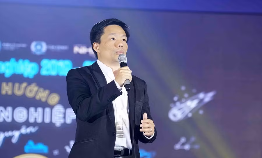 TS. Vũ Tường Thụy – Phó Hiệu trưởng HSU phát biểu tại ngày hội