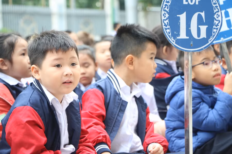 Hiện tại, học sinh tiểu học tại Hà Nội vẫn đang phải học trực tuyến để phòng tránh dịch Covid-19.