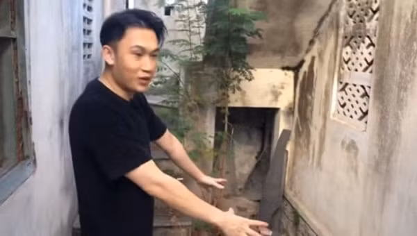 Căn nhà cấp 4 cũ nát nơi đại gia đình Hoài Linh từng sinh sống nhiều năm.