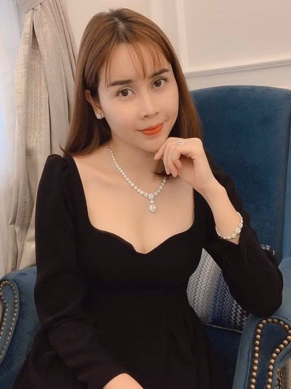 Nhan sắc hiện tại của Lưu Hương Giang như trẻ trung, hút mắt hơn hẳn.