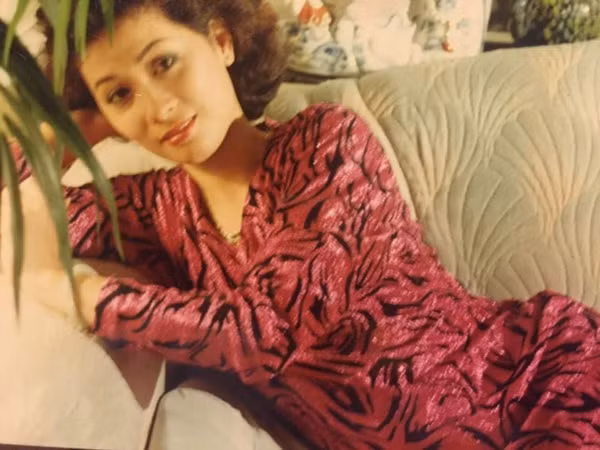 Nhan sắc "trâm anh thế phiệt" của mẹ Phillip những ngày trẻ.