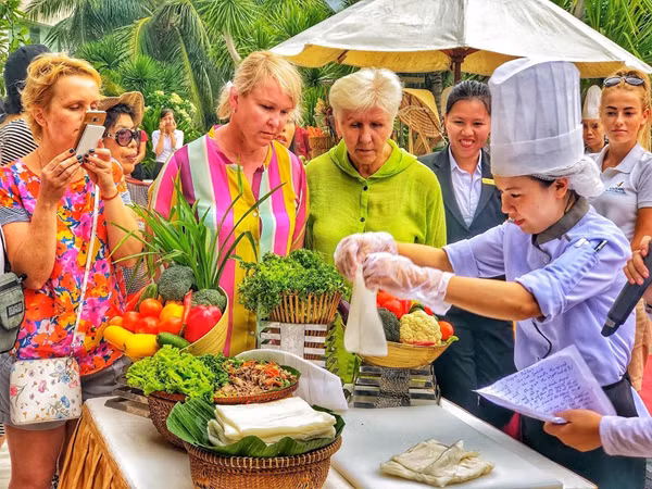 Thưởng thức phở Thìn vừa quen, vừa lạ ở Vinpearl-6