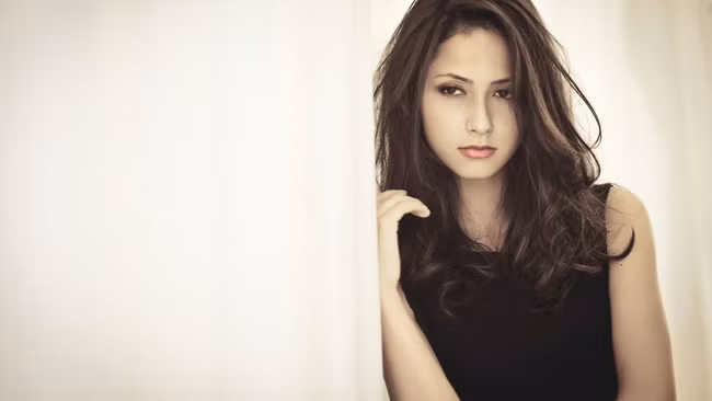 Giờ ly hôn thì tôi còn vướng víu chuyện đất đai với chồng mà không ly hôn thì tôi nuốt không trôi cục tức này. (Ảnh minh họa).