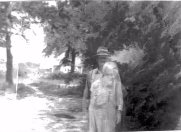 Bà Judy Herring đã phát hiện ra ông cố cụ đã xuất hiện trong bức ảnh chụp của mình.