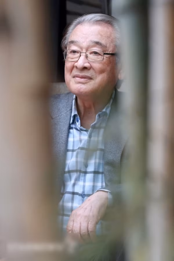 Ông nội tôi qua đời chưa được 3 ngày, cả nhà nhận được tin nhắn từ chiếc điện thoại cũ kỹ với nội dung mà ai cũng phải thất thần-2