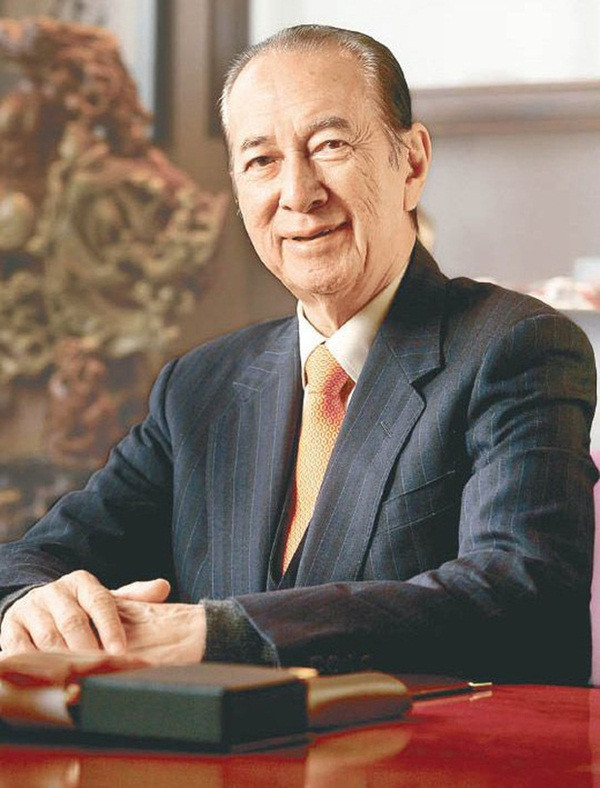 Hà Hồng Sân bắt đầu cân bằng thế lực của các bà vợ từ rất sớm. Hà Hồng Sân bắt đầu cân bằng thế lực của các bà vợ từ rất sớm.