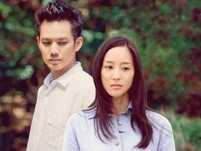 Ra "đòn trừng phạt" để dằn mặt, ai dè vợ rạng rỡ đưa ra một thứ khiến chồng "trở tay" không kịp ảnh 1