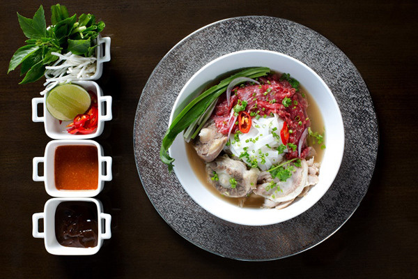 Thưởng thức phở Thìn vừa quen, vừa lạ ở Vinpearl-4