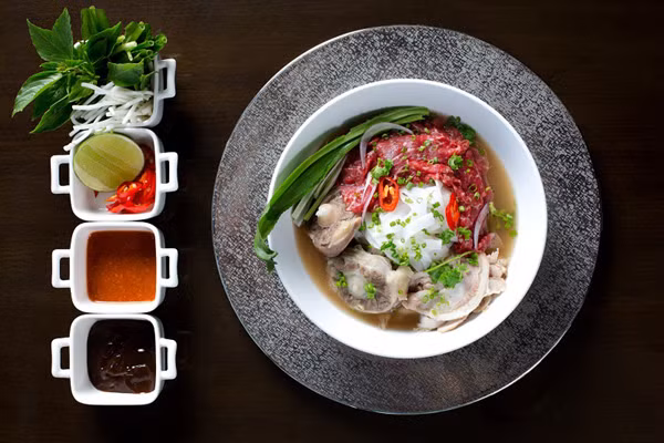Thưởng thức phở Thìn vừa quen, vừa lạ ở Vinpearl-4