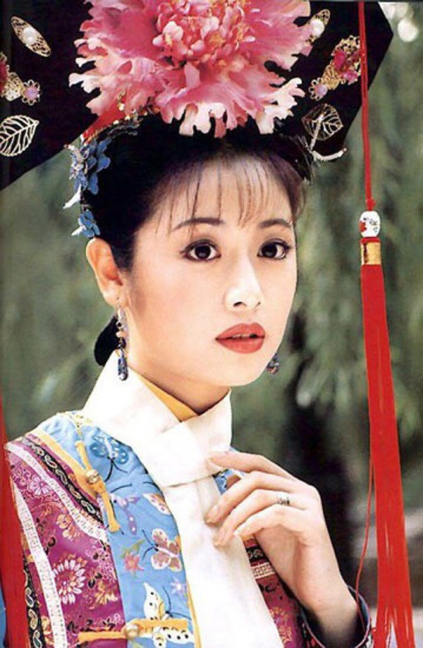 Nhân vật Hạ Tử Vi trong phim "Hoàn Châu cách cách". Nhân vật Hạ Tử Vi trong phim "Hoàn Châu cách cách".