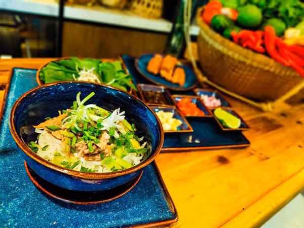 Thưởng thức phở Thìn vừa quen, vừa lạ ở Vinpearl-3