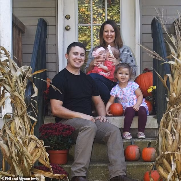 Tin chắc mình đang mang thai cậu bé khổng lồ, nhưng bác sĩ lại thông báo một tin khiến bà mẹ như bị sét đánh-2