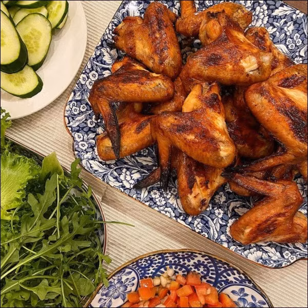 Tiệc cuối tuần của gia đình tài phiệt do Hà Tăng tự nấu, toàn hải sản xịn, nhìn thôi đã biết hấp dẫn vô cùng-6