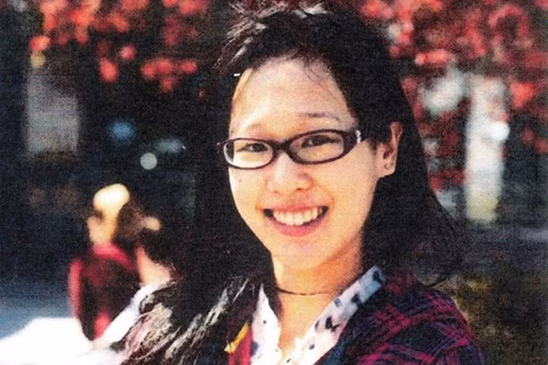 Bị phàn nàn nước bốc mùi, nhân viên khách sạn kiểm tra bồn trên tầng thượng và phát hiện xác chết nữ, mở ra vụ án kinh dị nhất thế kỷ 21-2