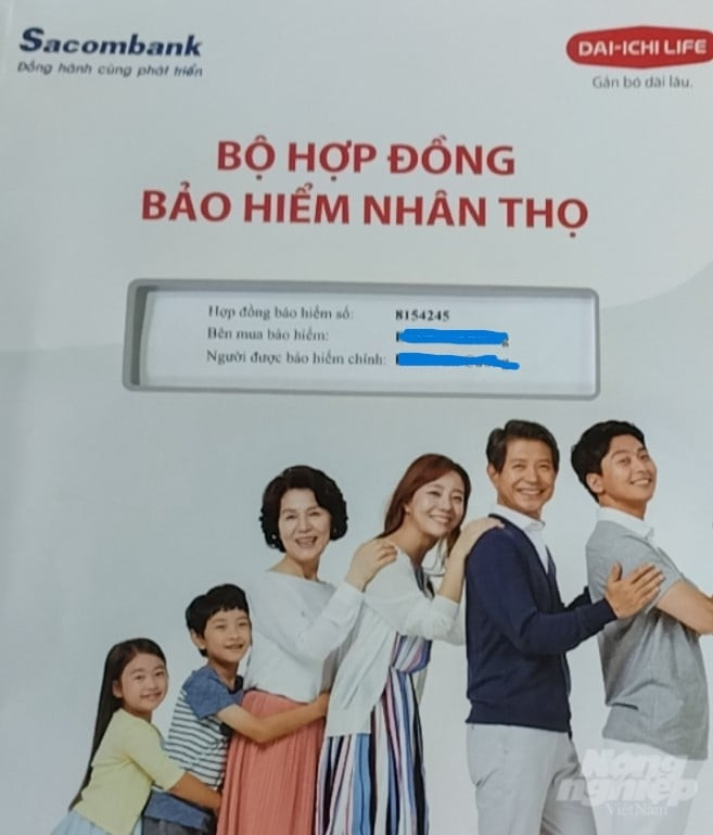 Hợp đồng bảo hiểm nhân thọ mà ông Đinh Văn C. phải ký kết với Sacombank chi nhánh Nam Định. (Ảnh: người dân cung cấp)