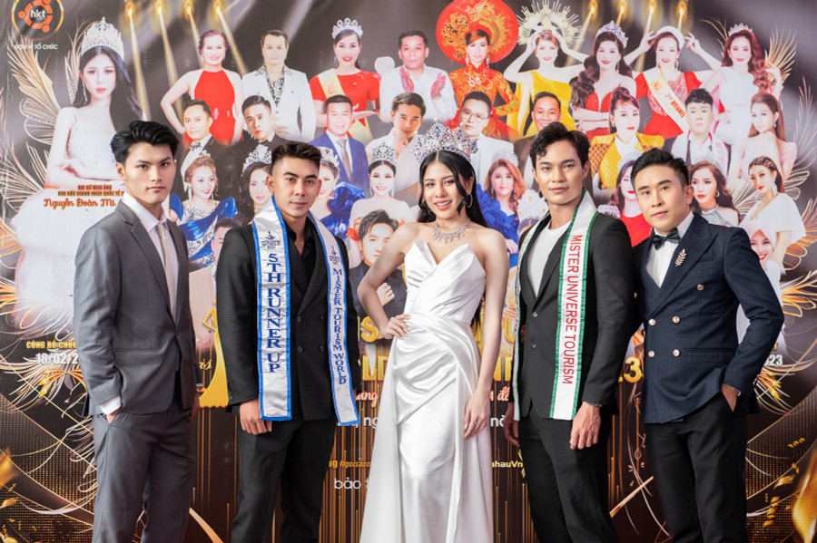 Toàn cảnh buổi họp báo công bố cuộc thi với các đại sứ. Toàn cảnh buổi họp báo công bố cuộc thi với các đại sứ.