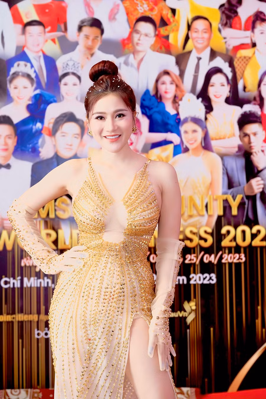 Ca sĩ Thu Trang Bolero - Tổng đạo diễn đêm chung kết và đăng quang cuộc thi tại Bali, Indonesia.