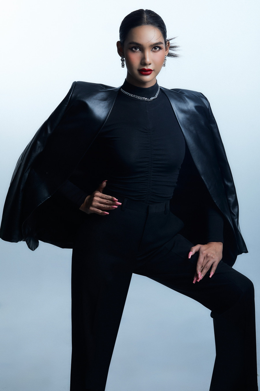 Người đẹp Đỗ Tây Hà sinh năm 1993 đến từ Tây Ninh. Sự trở lại của cô nàng đã tạo nên cuộc tranh giành nảy lửa của các huấn luyện viên xinh đẹp.