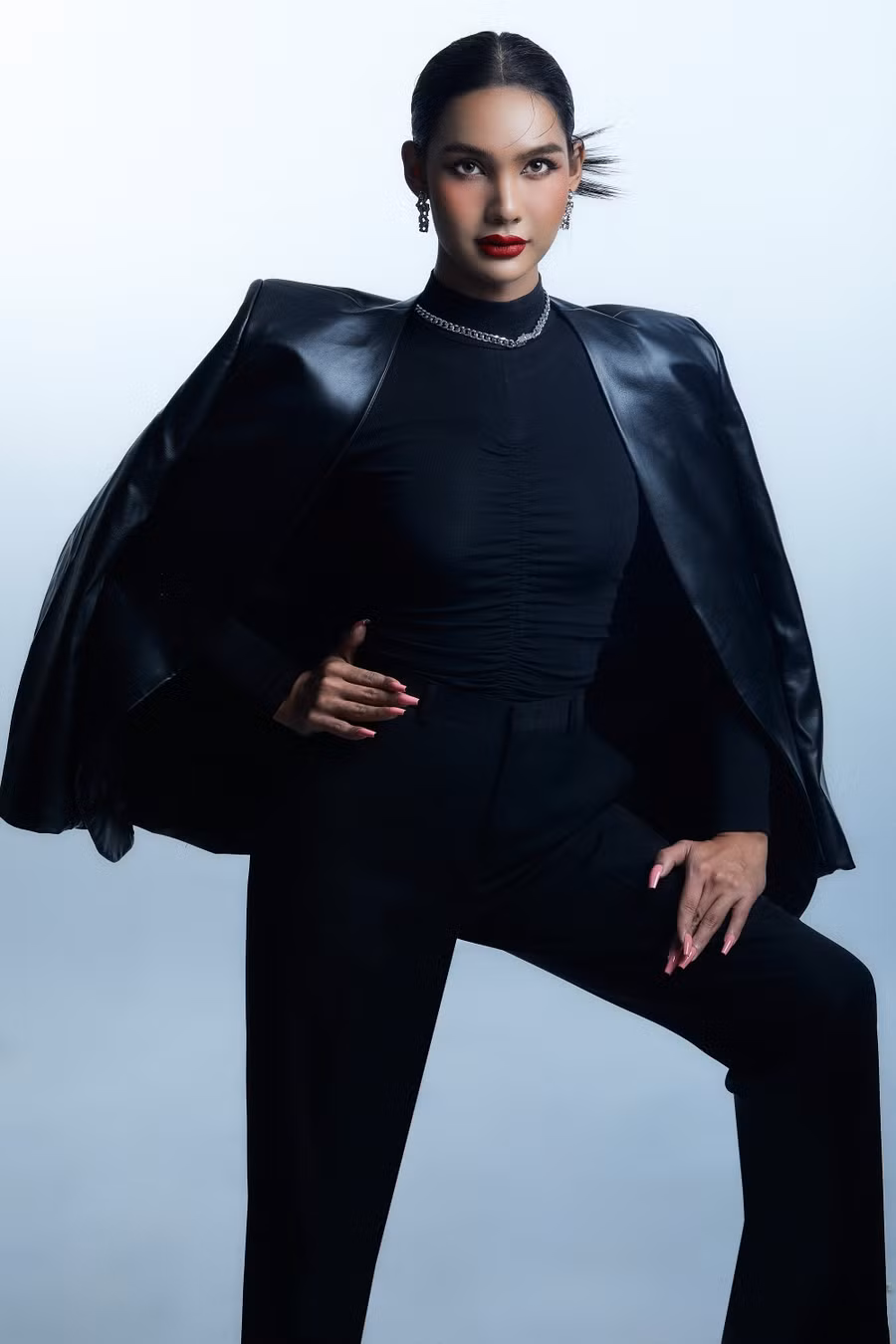 Người đẹp Đỗ Tây Hà sinh năm 1993 đến từ Tây Ninh. Sự trở lại của cô nàng đã tạo nên cuộc tranh giành nảy lửa của các huấn luyện viên xinh đẹp.