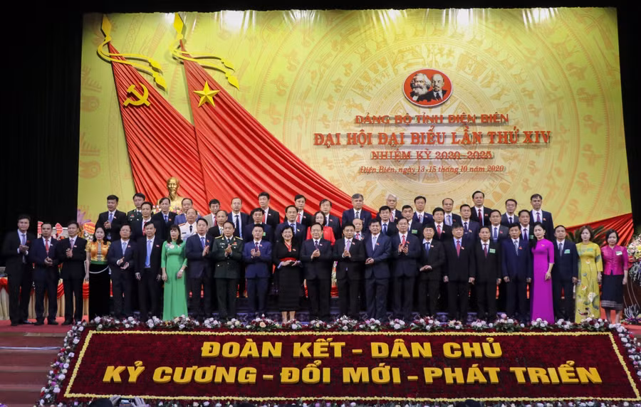 Ban chấp hành Đảng bộ tỉnh Điện Biên nhiệm kỳ 2020 - 2025 ra mắt Đại hội