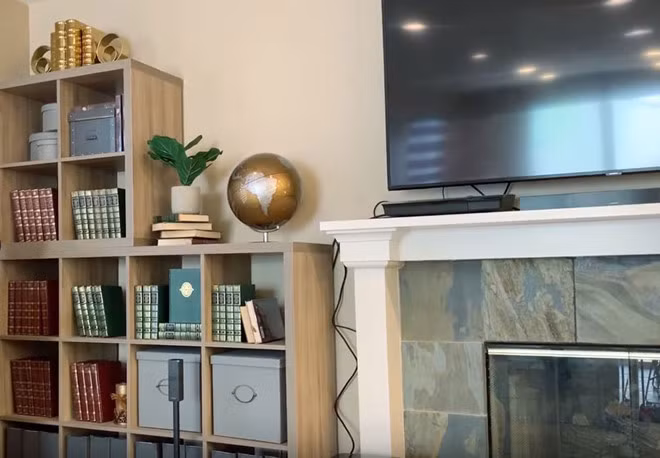 Góc trang trí đơn giản nhưng tinh tế bên trong căn biệt thự.