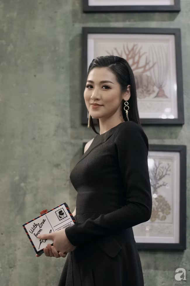 Á hậu Tú Anh trải lòng về cuộc sống làm vợ, làm mẹ sau 1 năm kết hôn: Ngày xưa chồng cực kỳ ham chơi, hai tháng đầu sau khi sinh con ngày nào cũng khóc - Ảnh 5. Á hậu Tú Anh trải lòng về cuộc sống làm vợ, làm mẹ sau 1 năm kết hôn: Ngày xưa chồng cực kỳ ham chơi, hai tháng đầu sau khi sinh con ngày nào cũng khóc - Ảnh 5.