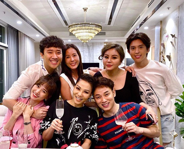 Chân quá dài, Hoa hậu Mai Phương Thúy rơi vào cảnh "dở khóc dở cười" ảnh 8 Chân quá dài, Hoa hậu Mai Phương Thúy rơi vào cảnh "dở khóc dở cười" ảnh 8