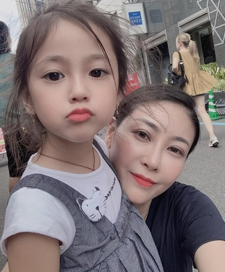 3 nàng hậu tái hôn lấy chồng đại gia, con gái xinh xuất chúng ảnh 7 3 nang hoa hau tai hon day hanh phuc, lay chong dai gia, con gai xinh xuat chung - 9