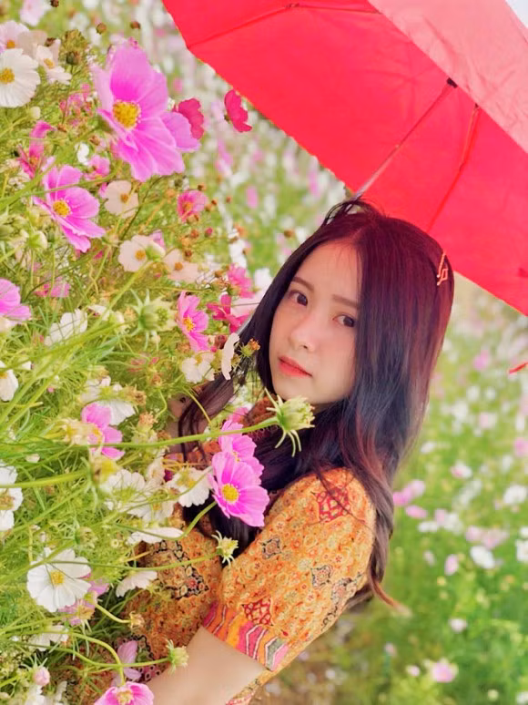 cô giáo, cô giáo bị chụp lén, giới trẻ 