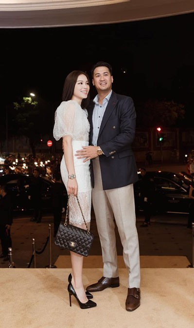 Người yêu thiếu gia Phillip Nguyễn đẳng cấp “đại gia” khi sở hữu hàng loạt túi khủng ảnh 2 Empty