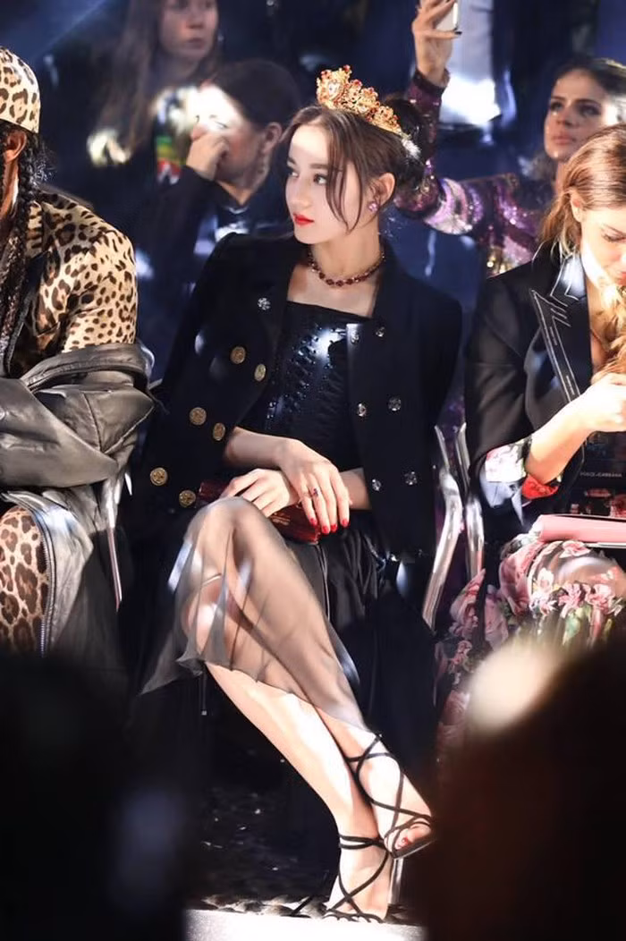 Loạt ảnh xinh đẹp từ nhỏ của Địch Lệ Nhiệt Ba ảnh 8