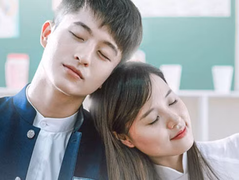 Midu và Harry Lu quen nhau kể từ khi cùng tham gia đóng phim 4 năm.
