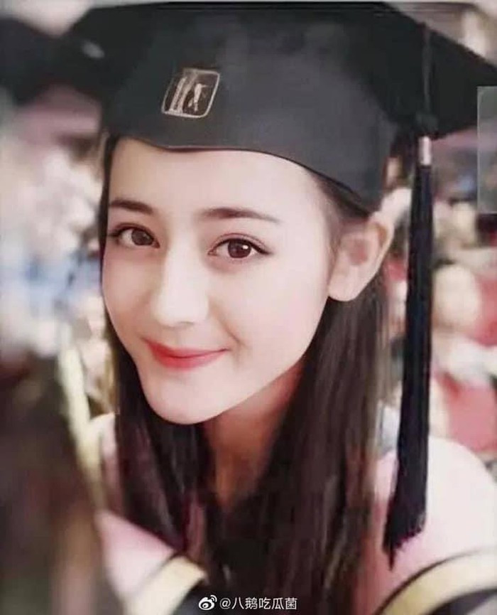 Loạt ảnh xinh đẹp từ nhỏ của Địch Lệ Nhiệt Ba ảnh 4 Loạt ảnh xinh đẹp từ nhỏ của Địch Lệ Nhiệt Ba ảnh 4