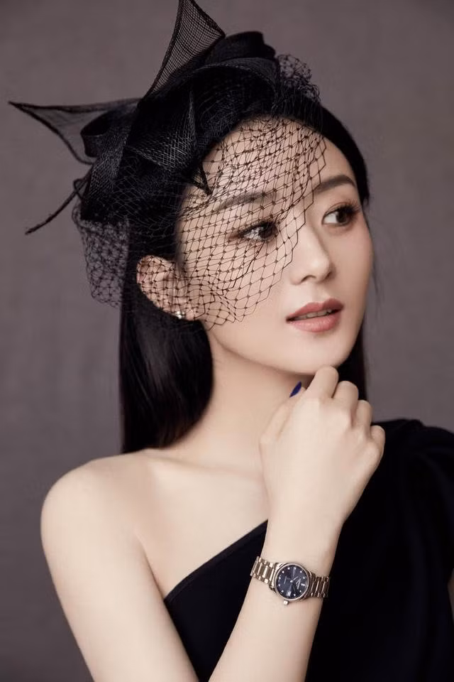 "Gái một con" Triệu Lệ Dĩnh tái xuất đẹp mong manh sương khói ảnh 10