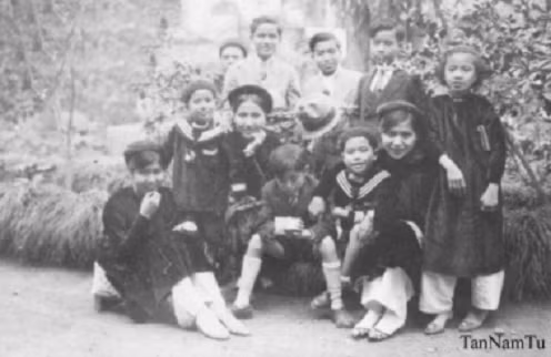 giai ma bi an 3 buc thu duoi goi cua nha tho noi tieng co cuoc doi bi thuong hinh anh 1