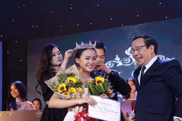 Dàn hot girl tài sắc của ĐH Luật Hà Nội ảnh 12