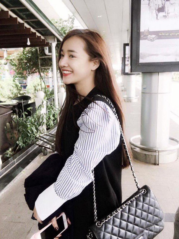 Người yêu thiếu gia Phillip Nguyễn đẳng cấp “đại gia” khi sở hữu hàng loạt túi khủng ảnh 3 Empty